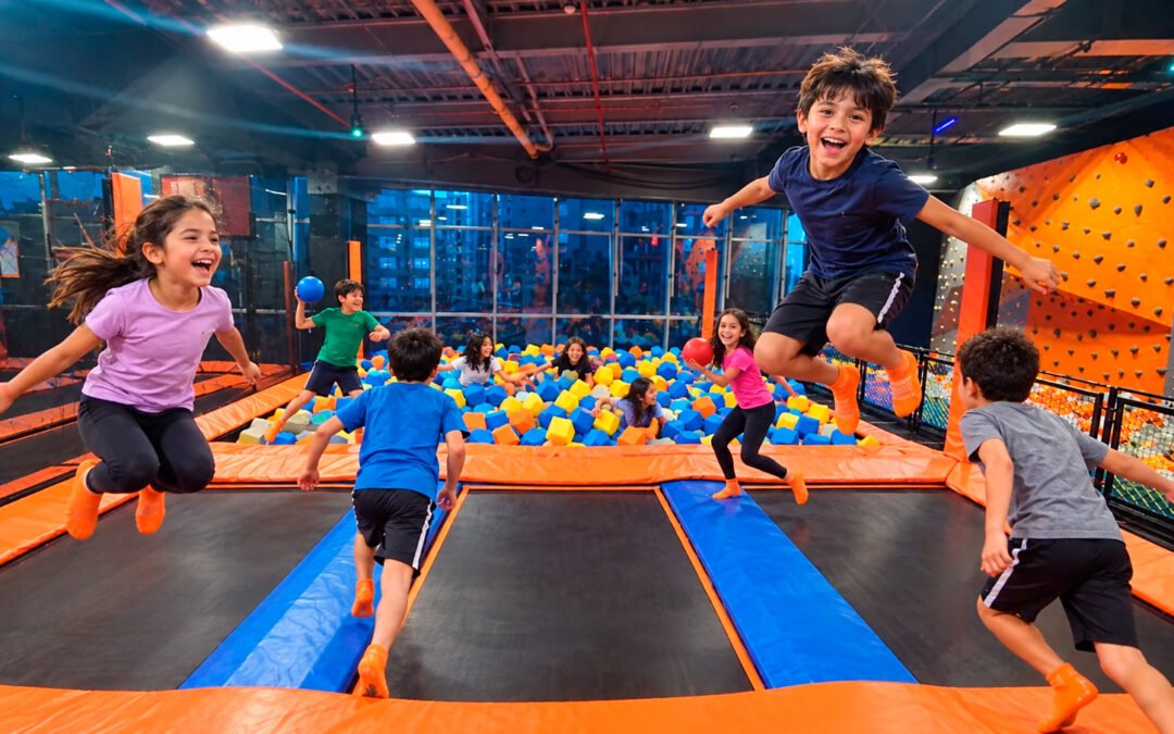 ¡A volar en Sky Zone con las Vacaciones Recreativas de Dolphins Gym! 🚀✨
